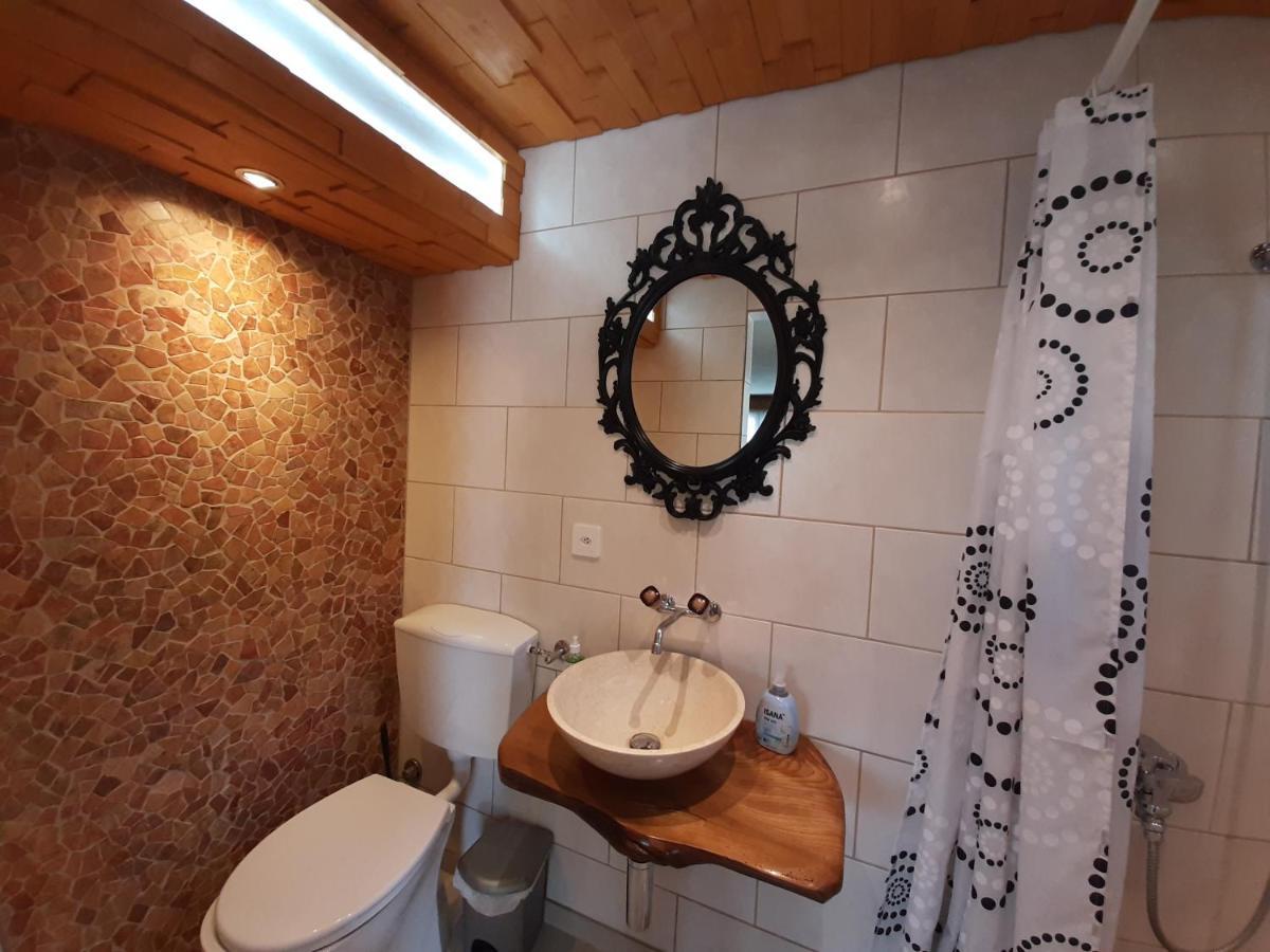 Chalet Apartment By Interlaken. Parking リングゲンベルク エクステリア 写真