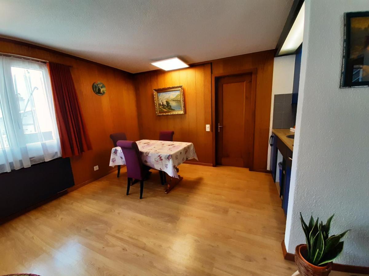 Chalet Apartment By Interlaken. Parking リングゲンベルク エクステリア 写真